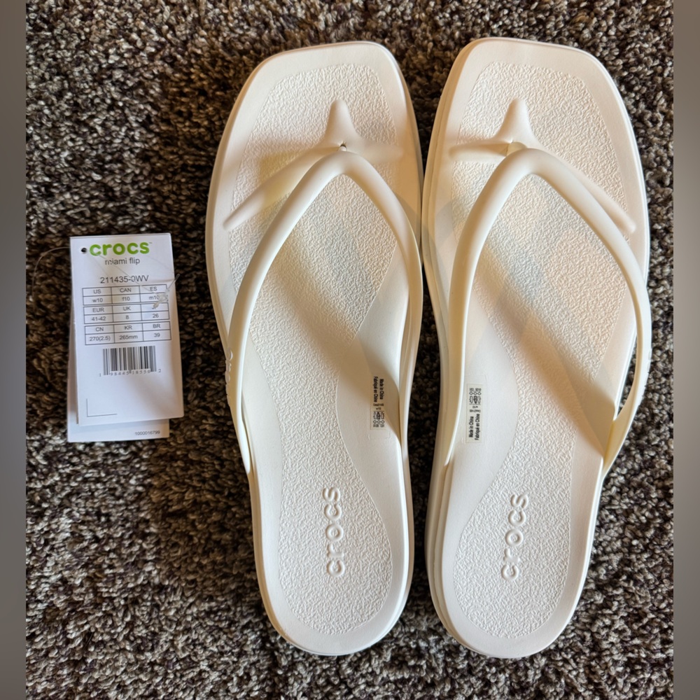 NWT CROCS MIAMI FLIP FLOPS, Color chalk(white), size women’s 10!!!
